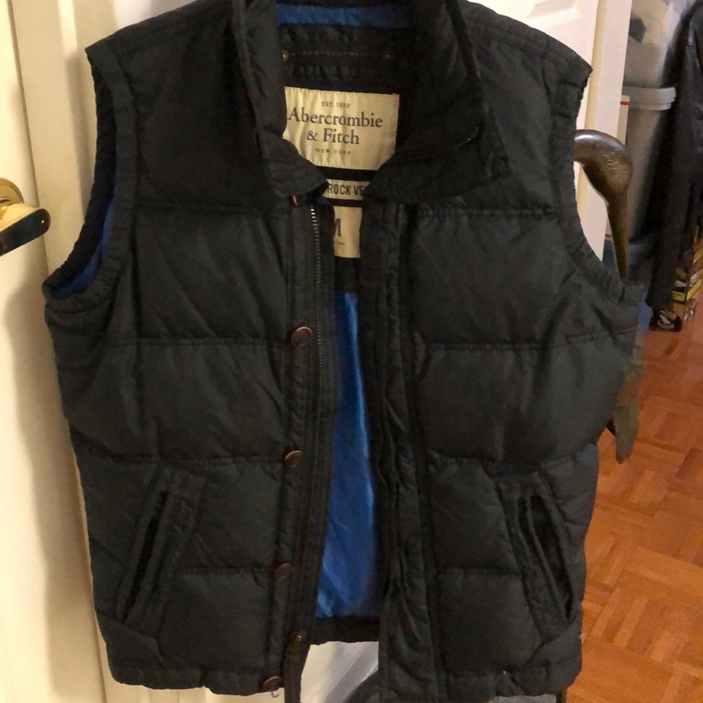 NWOT summit rock vest